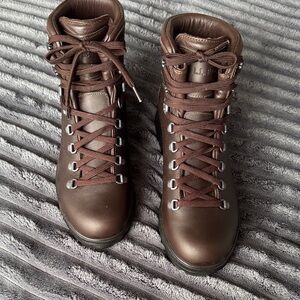 NEW L.L.Bean Brown Leather Hiking Boots